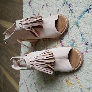 Tom's Dusty Pink Suede Heel